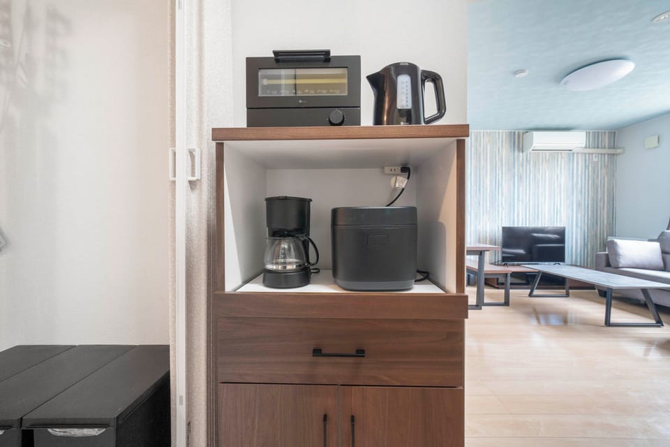 Fridge, microwave, stovetop, electric kettle