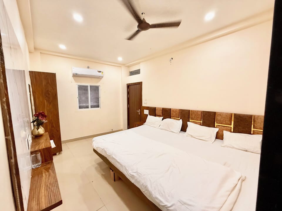 Superior Quadruple Room | Premium bedding, desk, laptop workspace, soundproofing