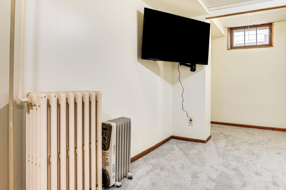 House (5 Bedrooms) | Interior