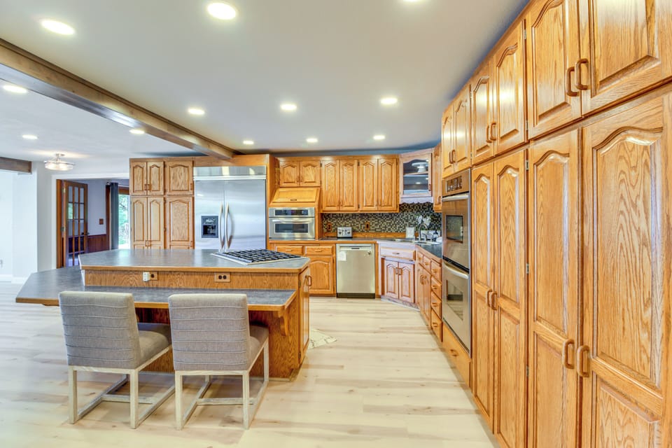 House (5 Bedrooms) | Interior