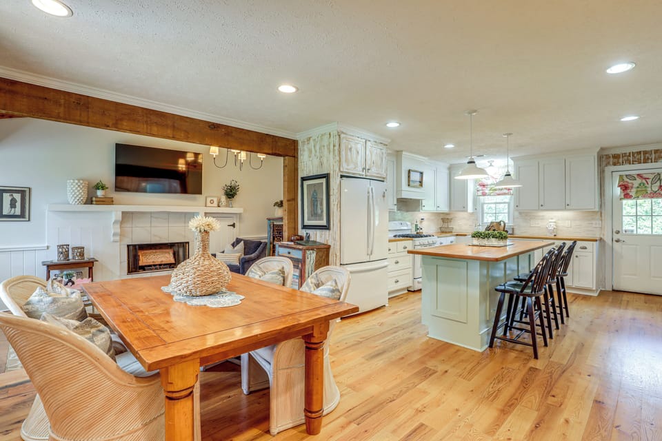 House (2 Bedrooms) | Interior