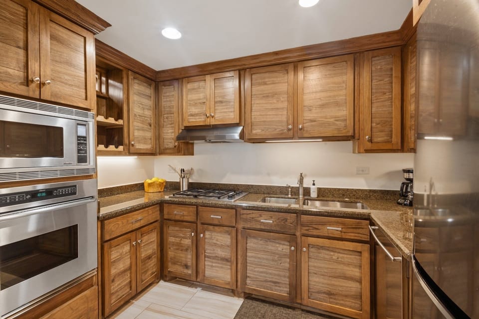 Studio, 1 Bedroom | Private kitchen | Fridge, oven, stovetop, coffee/tea maker
