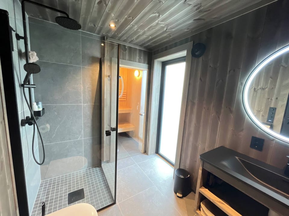 Loft, 5 Bedrooms, Terrace, Lake View | Bathroom