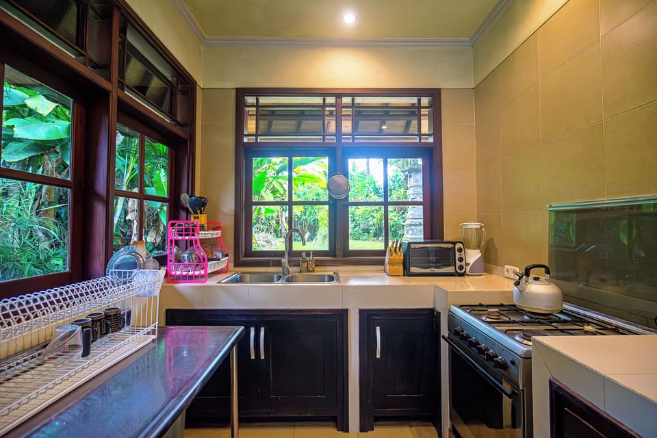 Deluxe Villa, 3 Bedrooms, Patio, Garden View | Private kitchen