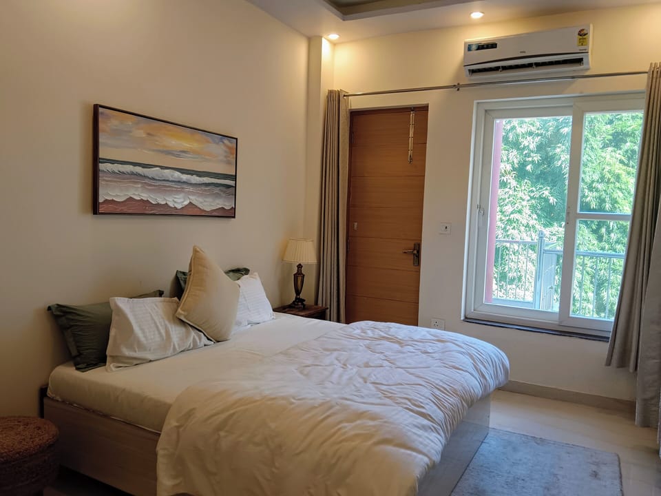 Superior Double Room, Balcony, Garden View | Free WiFi, bed sheets