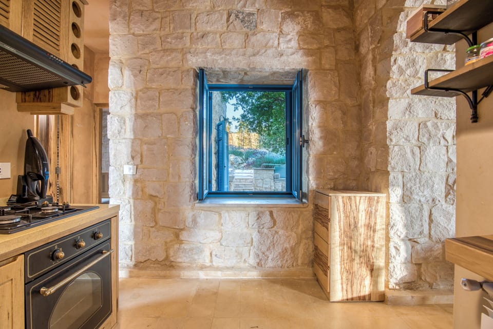 House, 3 Bedrooms, Kitchen, Mountain View | Private kitchen | Espresso maker, coffee/tea maker, full-size fridge, oven