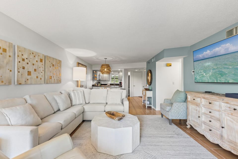 Condo, Partial Ocean View | Living area