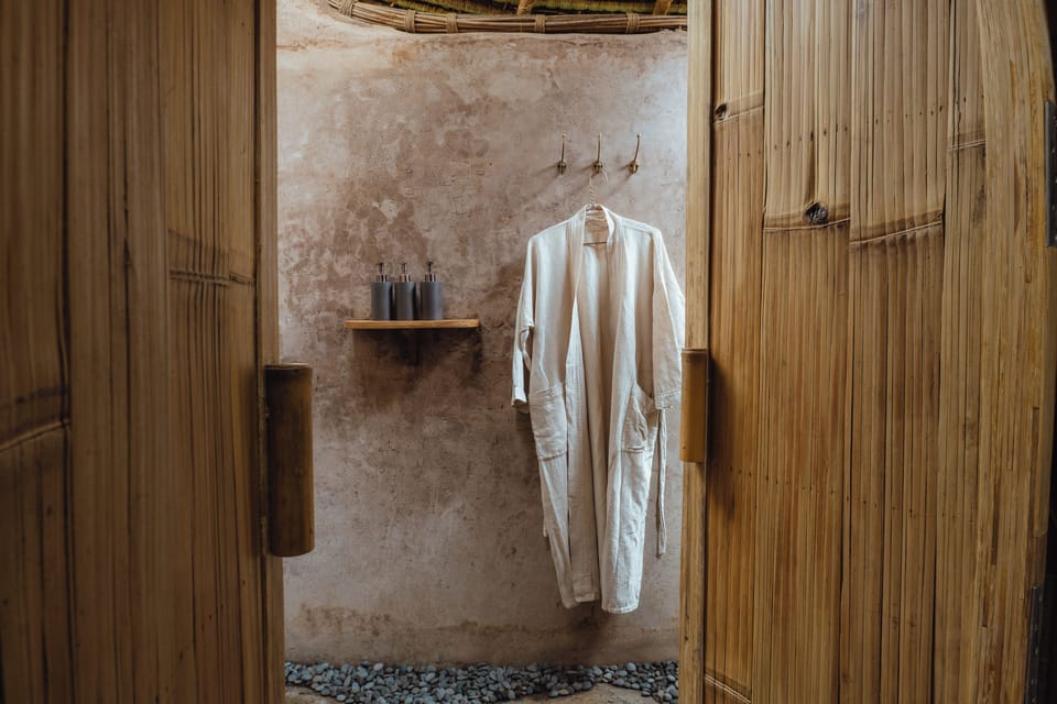 Tanah Indah | Bathroom | Free toiletries, bathrobes, bidet, towels