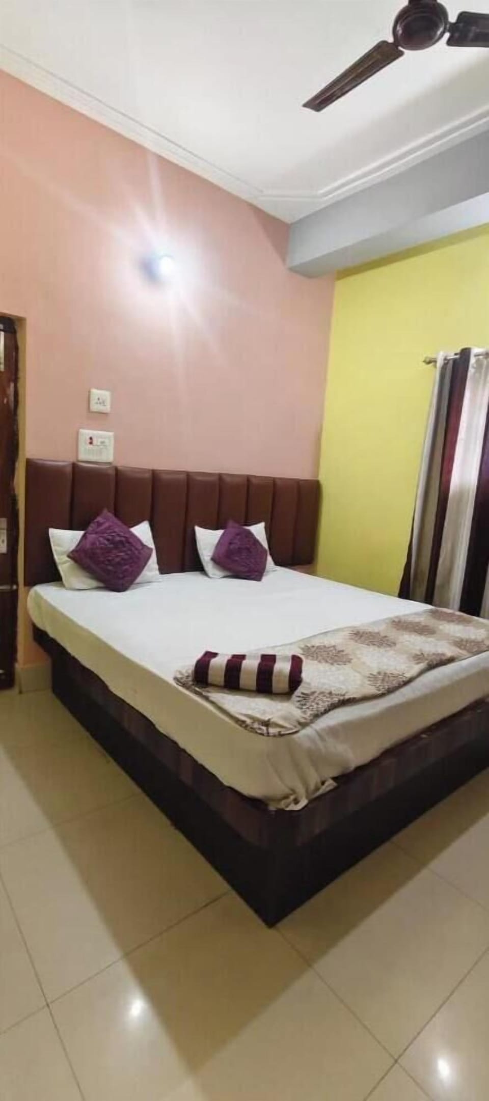 Desk, WiFi (free), bed sheets