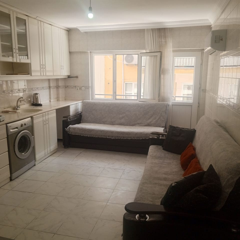 Standard Apartment | Desk, blackout drapes, WiFi (free), bed sheets