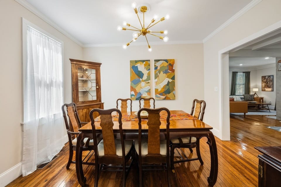 House, 4 Bedrooms | Dining