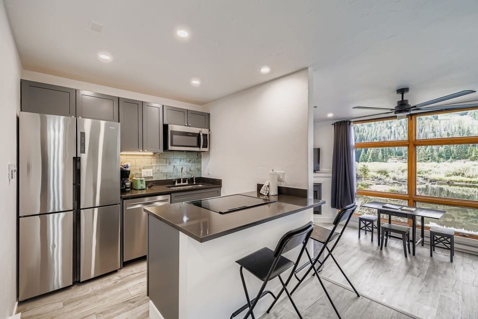 Condo, 1 Bedroom | Private kitchen | Coffee/tea maker, fridge, oven, toaster