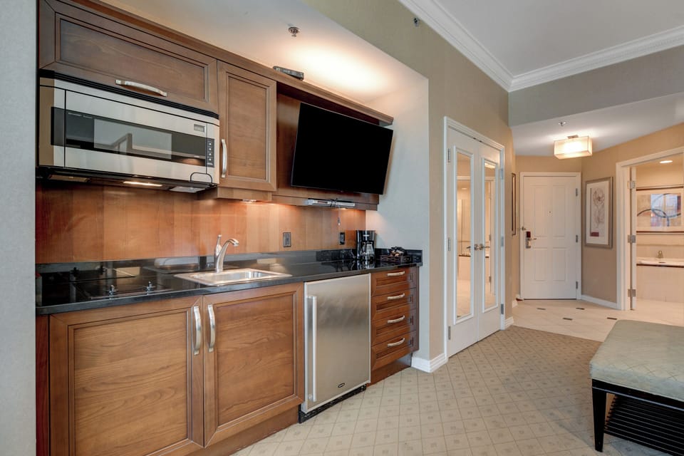 Studio, City View | Premium bedding, free WiFi, bed sheets