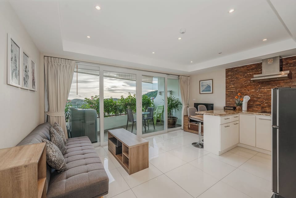 Apartment, Balcony | Living area
