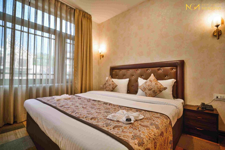 Deluxe Double Room, 1 Double Bed, Mountain View | Desk, laptop workspace, WiFi (free)