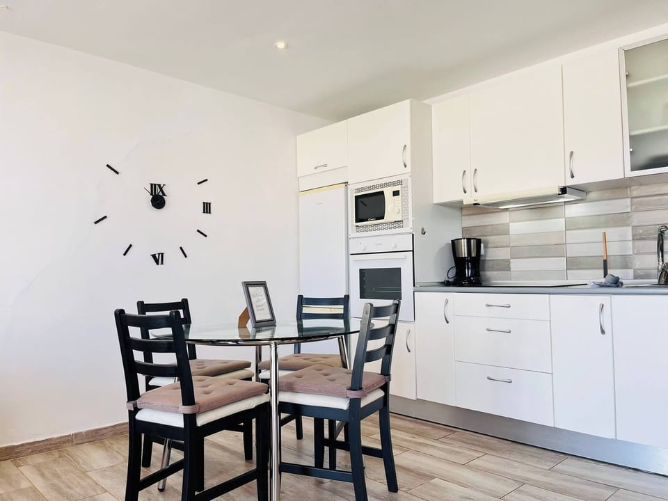 Apartment, 1 Bedroom, Smoking, Terrace | Dining