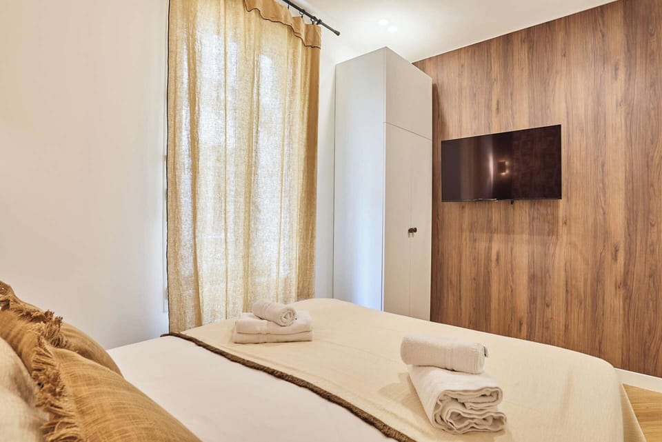 Apartment | 2 bedrooms, laptop workspace, iron/ironing board, bed sheets