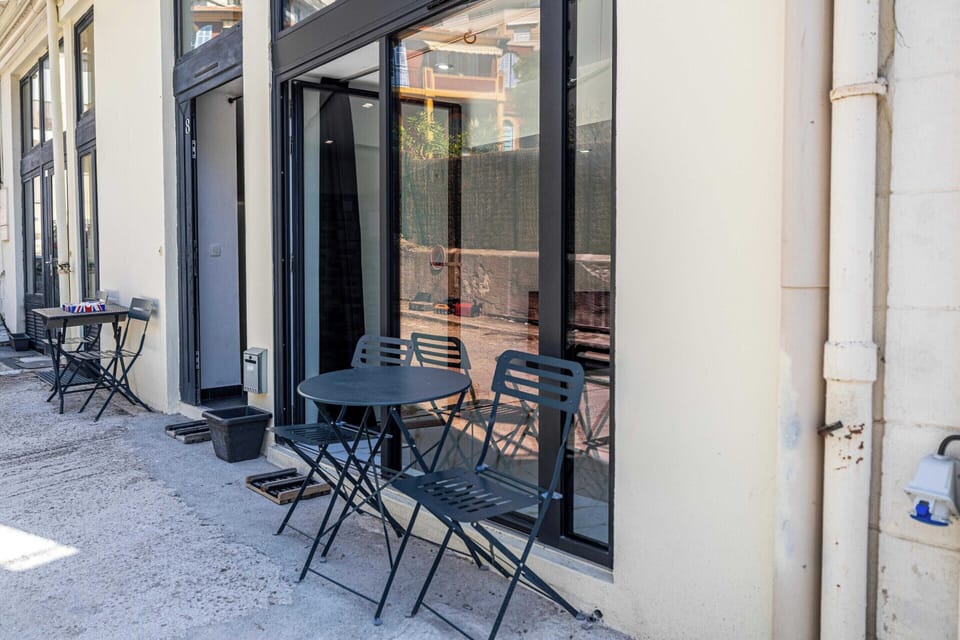Apartment | Outdoor dining
