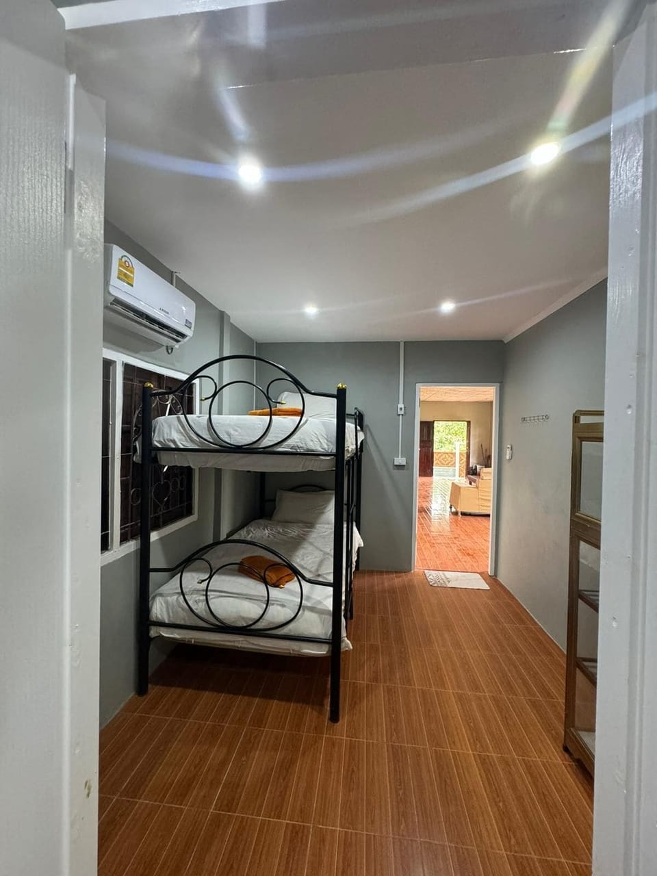 Comfort Cabin, 3 Bedrooms, Mountain View, Garden Area