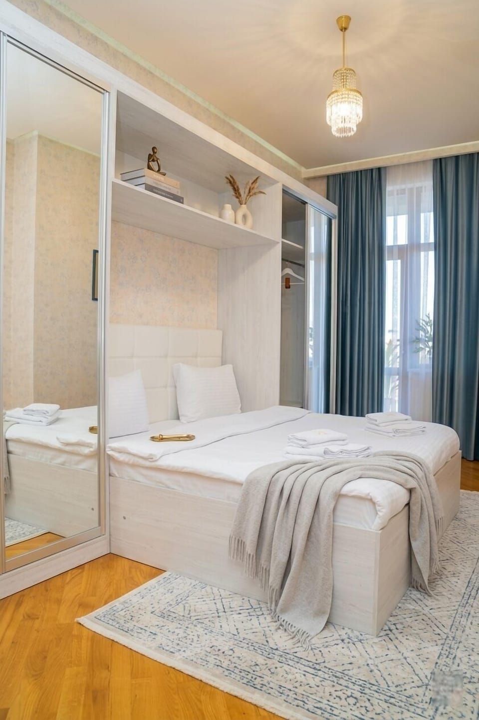 Panoramic Apartment | Premium bedding, down comforters, pillowtop beds, minibar