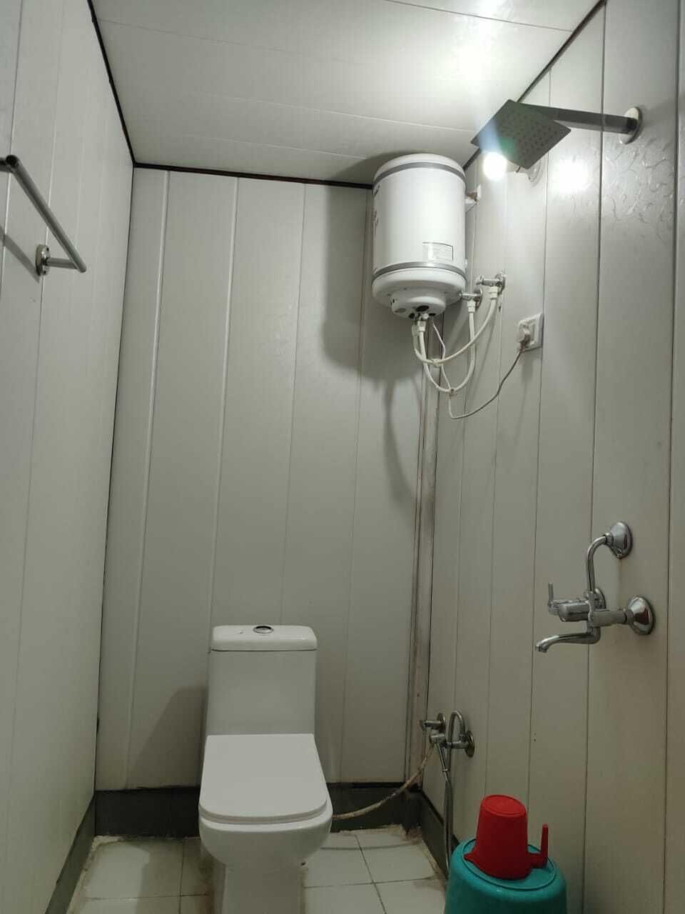 Shower, towels, soap, shampoo