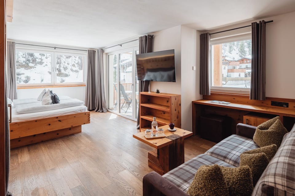 Superior Double Room, Balcony, Mountain View | In-room safe, desk, laptop workspace, blackout drapes