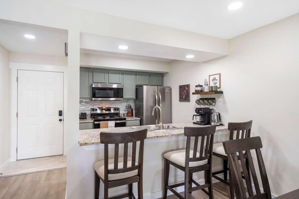 Condo, Multiple Beds, Patio, Garden View (Leisure Nest Escape) | Private kitchen | Fridge, microwave, oven, stovetop
