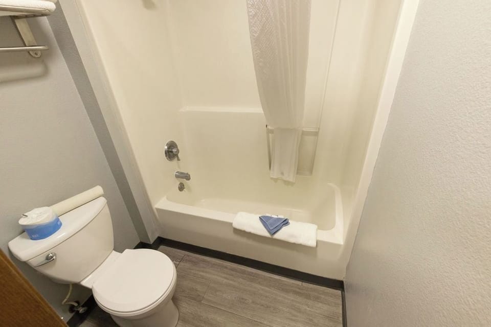 New Victorian Inn Norfolk Hotel in Nebraska