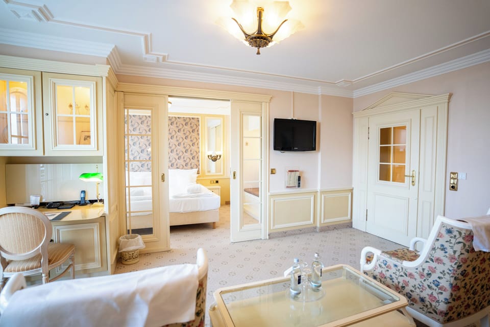 Comfort Apartment, 2 Bedrooms, Beach View | Living area | TV