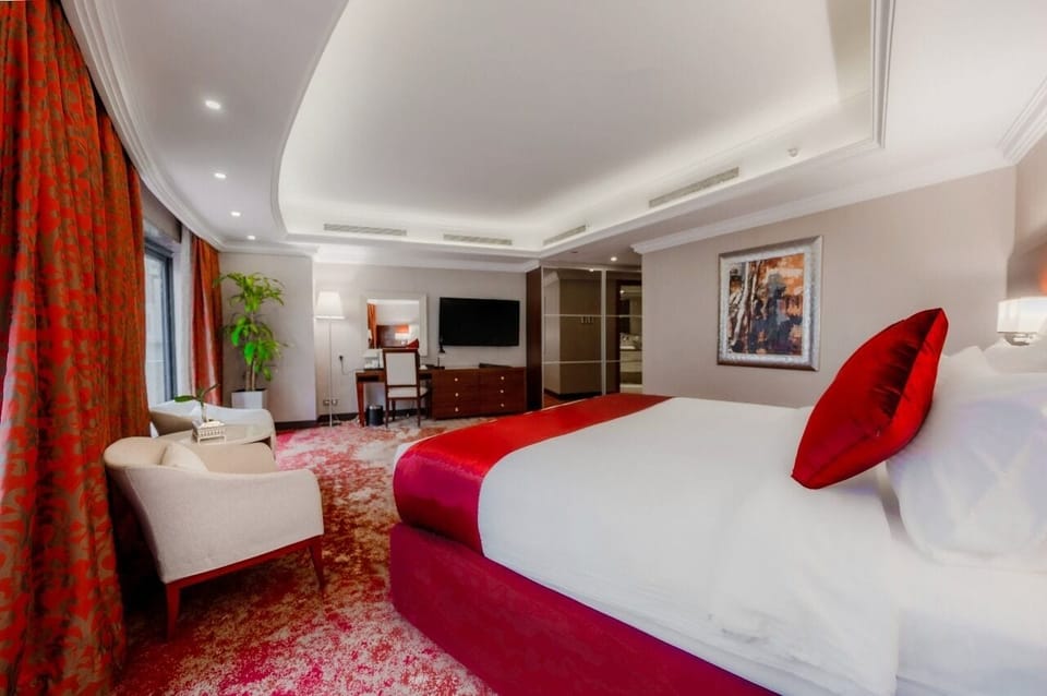 Royal Suite | Soundproofing, iron/ironing board, WiFi (free)