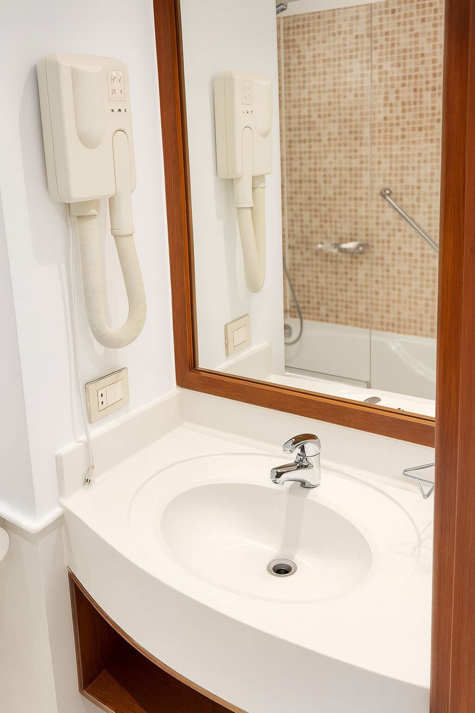 Combined shower/tub, hair dryer, towels, soap