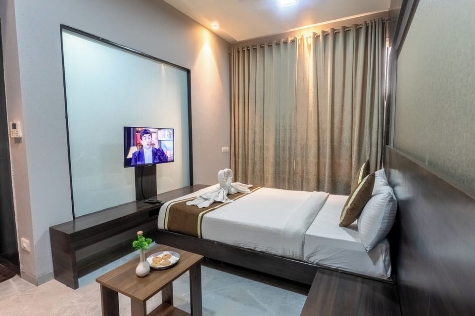 Deluxe Single Room | Premium bedding, memory foam beds, minibar, in-room safe