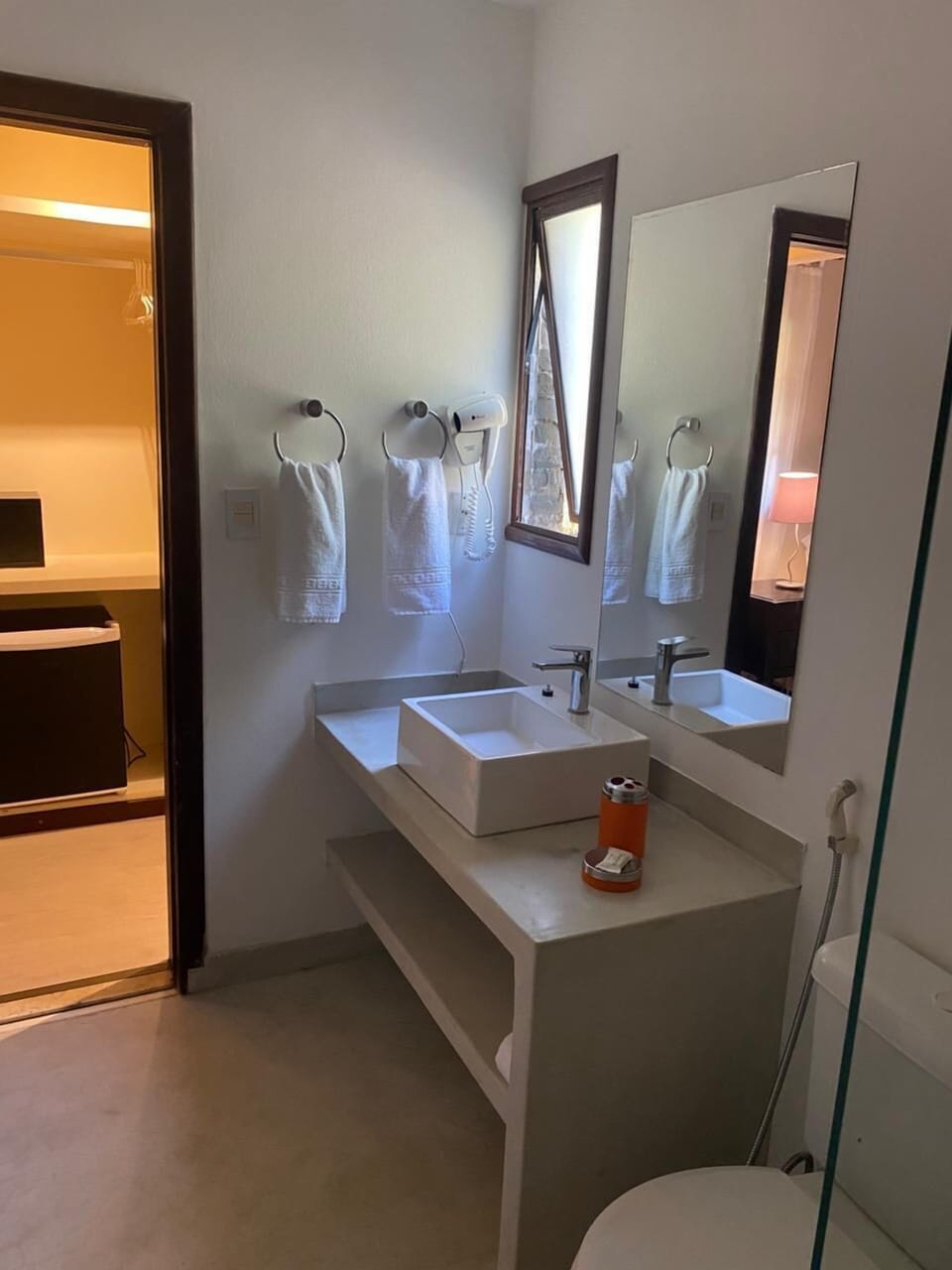 Standard Chalet, Garden View | Bathroom | Shower, towels, soap, shampoo