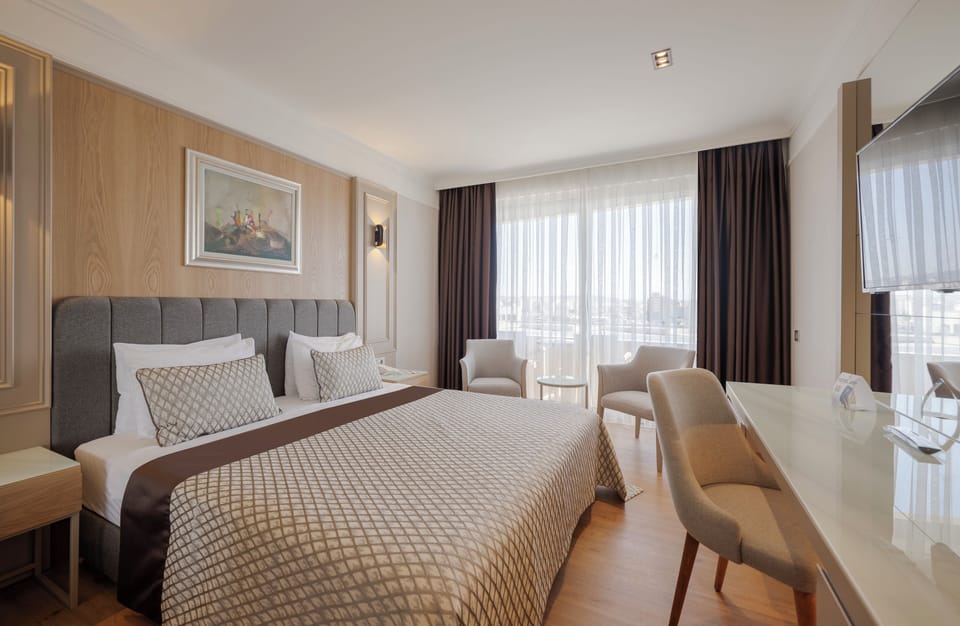 In-room safe, desk, soundproofing, free WiFi