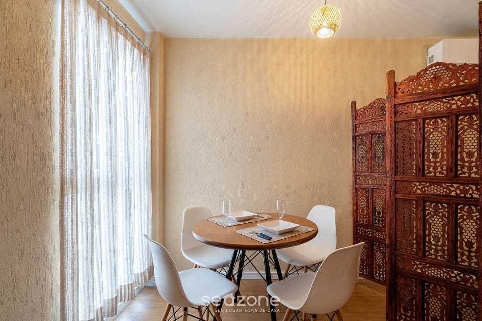 Basic Apartment | Dining