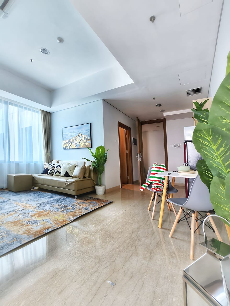 Apartment, 1 Bedroom, City View | Living area | 43-inch Smart TV with cable channels