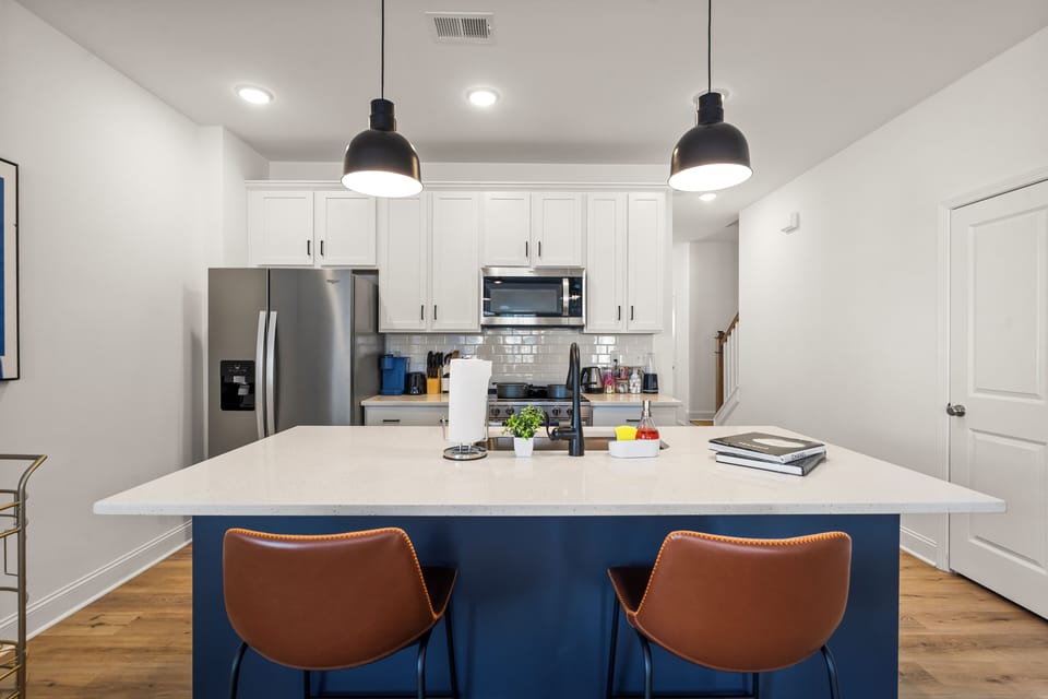 Townhome | Private kitchen | Electric kettle
