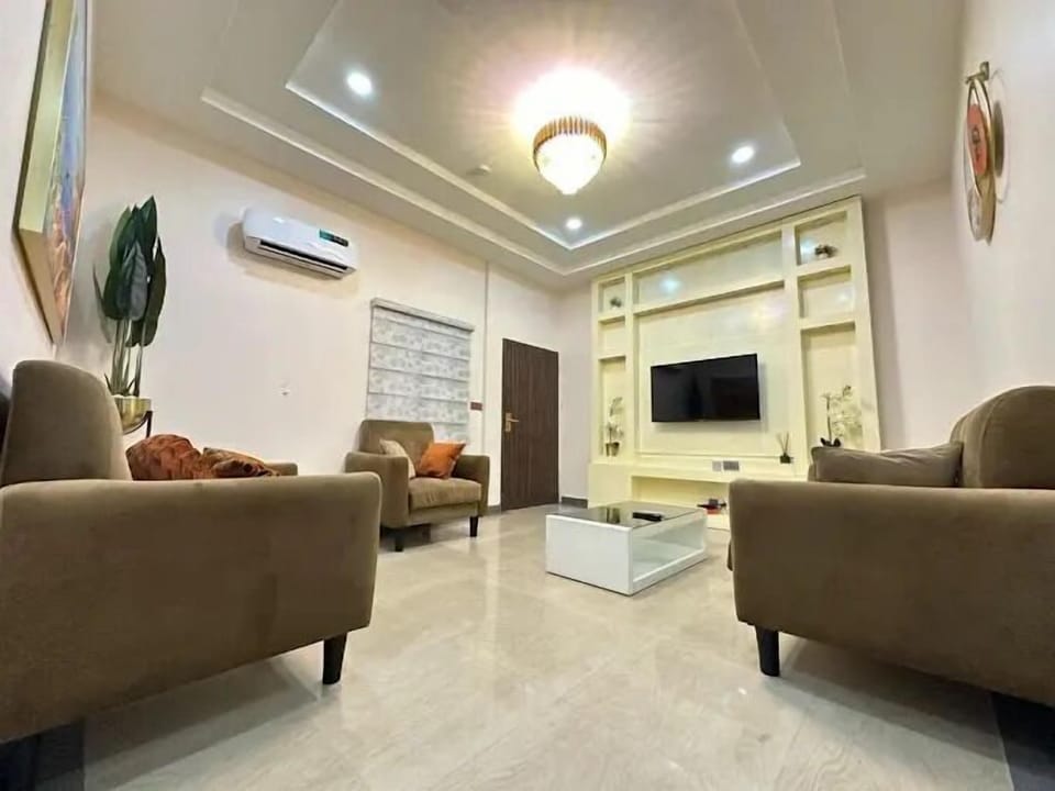 Economy Apartment, Balcony, City View | Living area