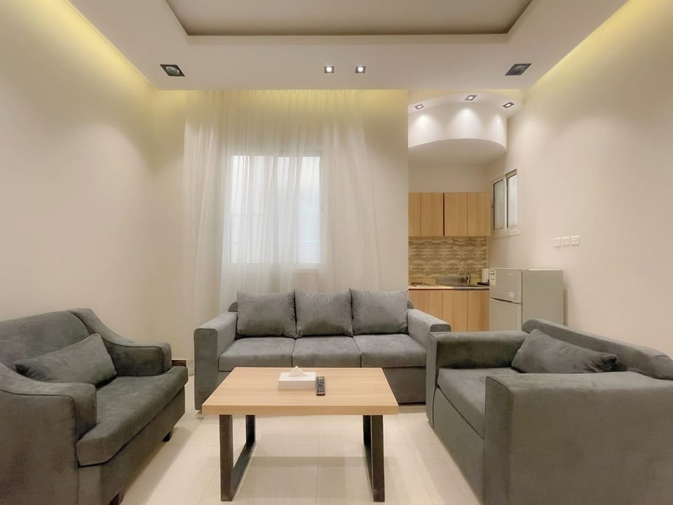 Standard Studio Suite | Premium bedding, memory foam beds, free WiFi, bed sheets
