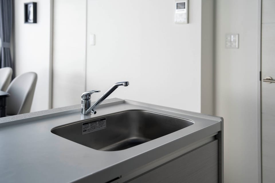 Fridge, microwave, stovetop, electric kettle