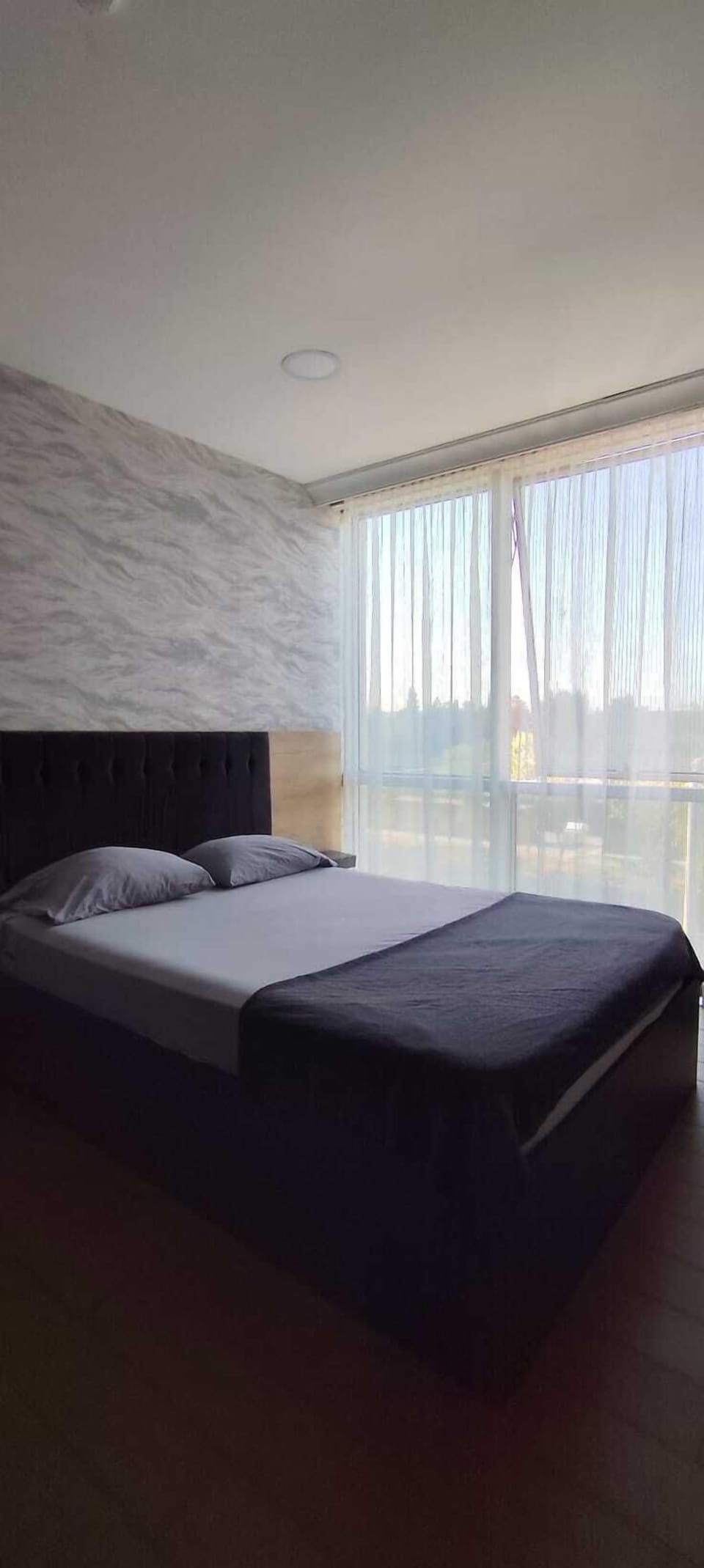 Comfort Condo | Desk, free WiFi