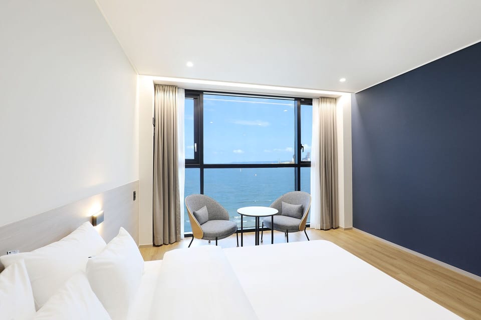 Ocean Double | Individually decorated, individually furnished, free WiFi, bed sheets
