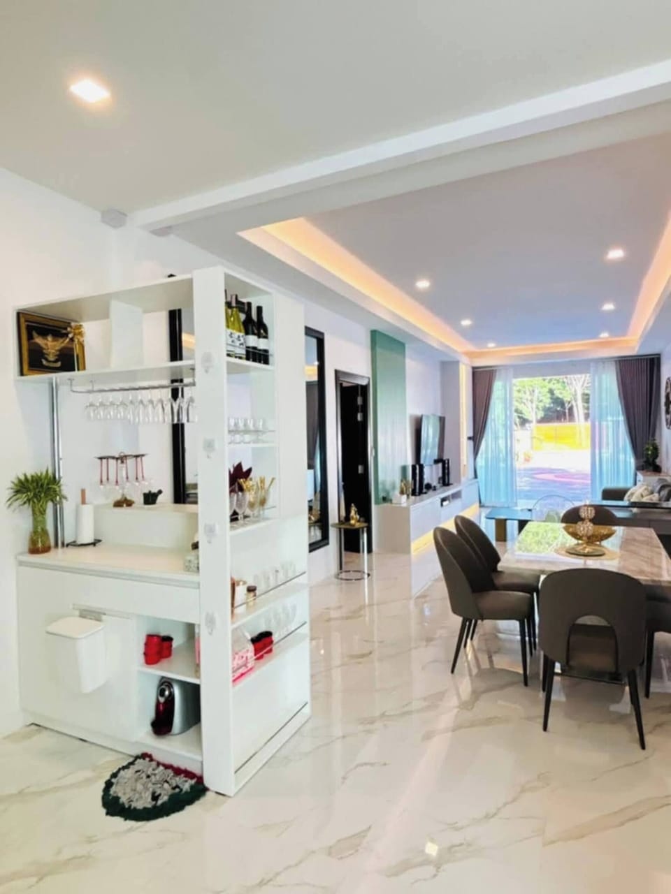 Villa, 5 Bedrooms, Accessible, Smoking | Dining room