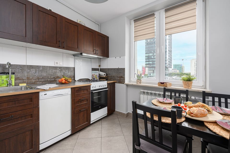 Apartment, 2 Bedrooms, Balcony, City View | Private kitchen | Fridge, microwave, oven, stovetop