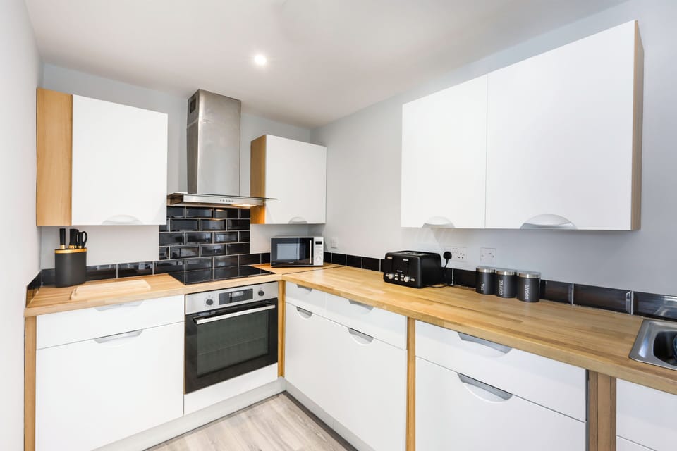 Apartment | Private kitchen | Electric kettle, toaster