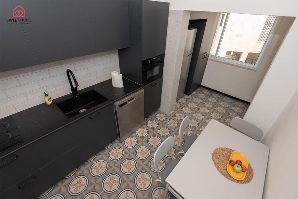 Superior Apartment, Balcony, Sea View | Private kitchen | Highchair