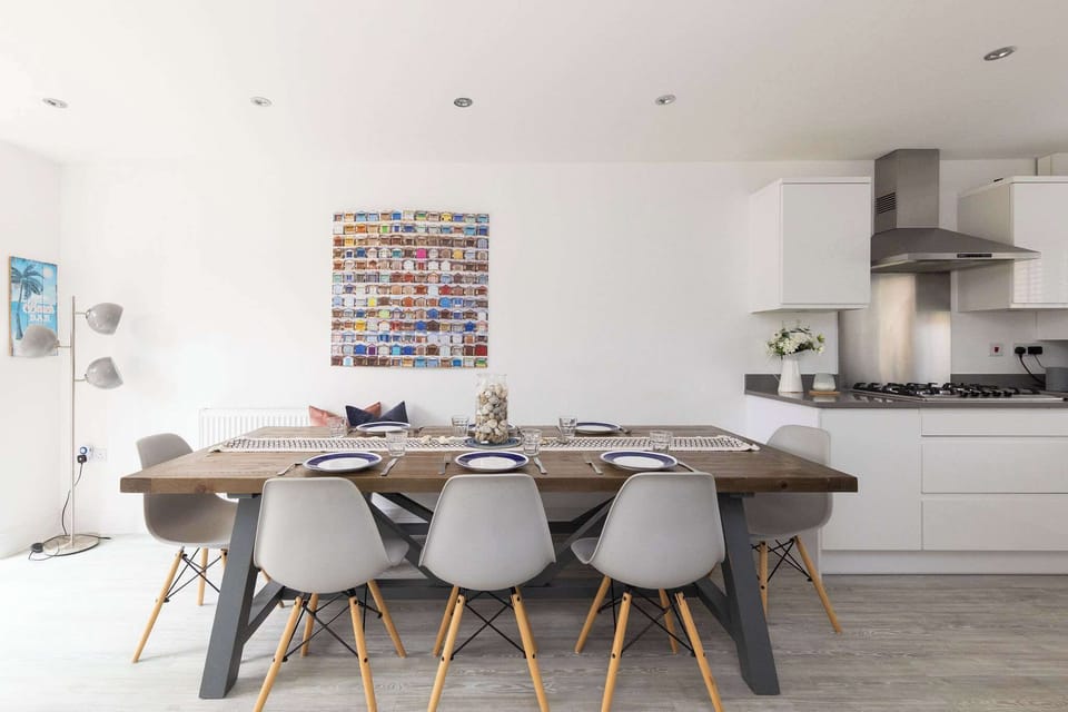 House | 5 bedrooms, desk, Internet