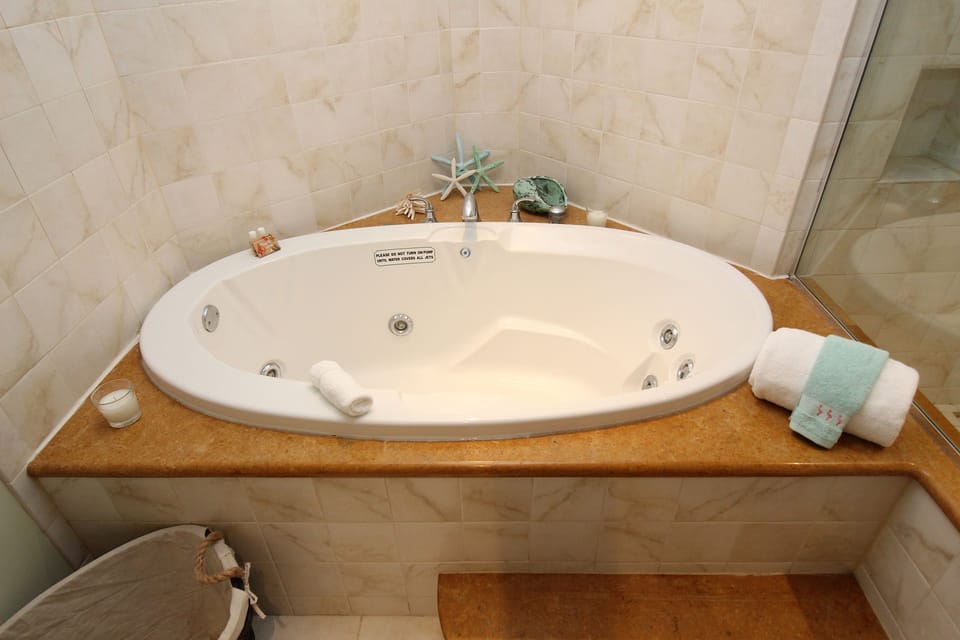Jetted tub