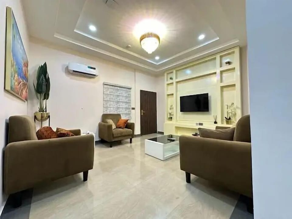 Economy Apartment, Balcony, City View | Living area