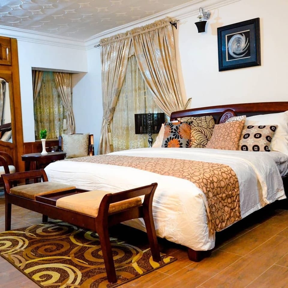 Deluxe Apartment, Balcony, City View | Desk, laptop workspace, soundproofing, free WiFi